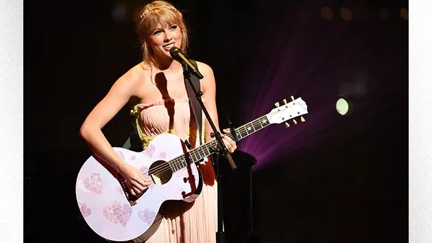 getty_taylor_021422