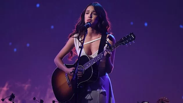 m_olivia_rodrigo_021822_0