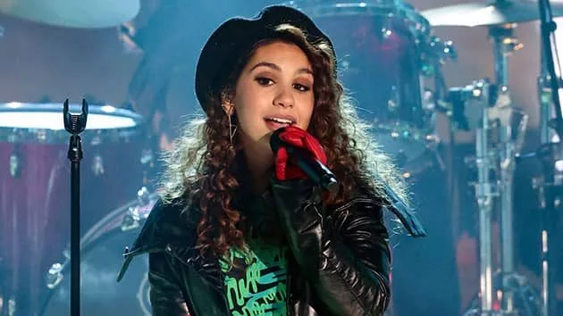 getty_alessia_cara_031122