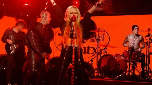 m_avrilavignekimmel_030822-2