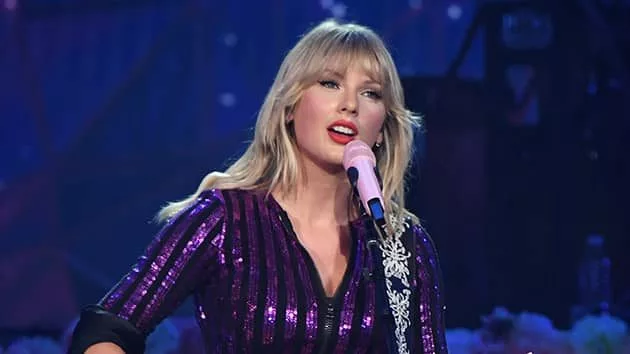 getty_taylor_swift_040622_0