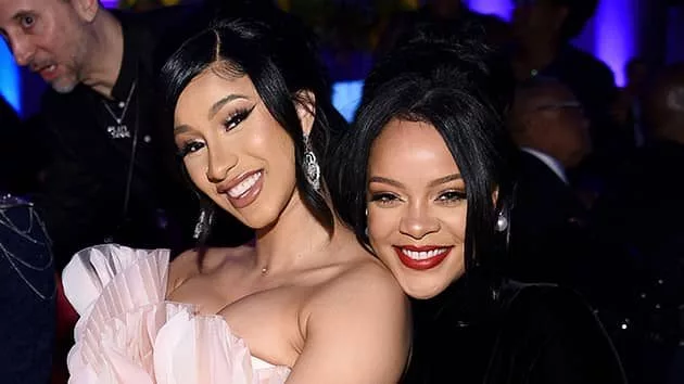 getty_riri_cardi_050922