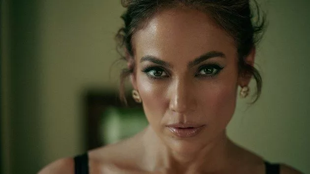 m_jenniferlopez_normanjeanroy_112723287196