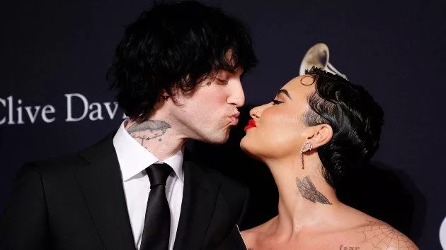 getty_demiandjordankiss_121723349885