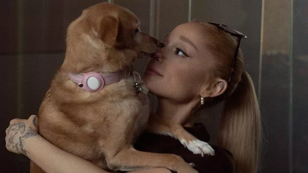 m_arianagrandeandtoulouse_020624938512