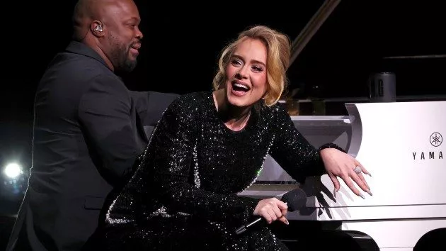 getty_adeleatpiano_0-40224346690
