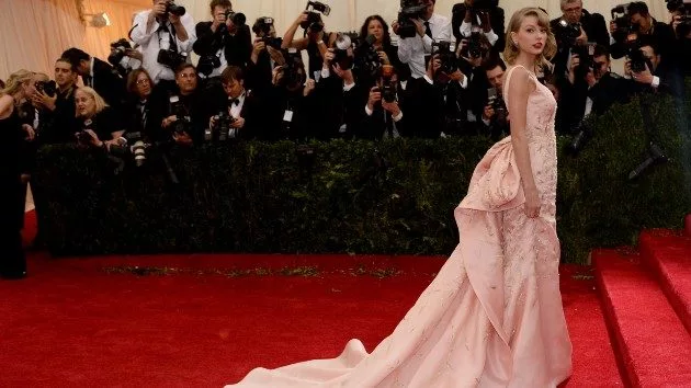 getty_taylorswiftmetgala2014_043034969151