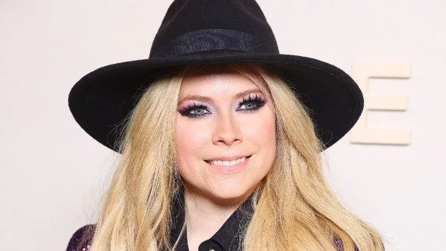 getty_avrillavigne_062824447537