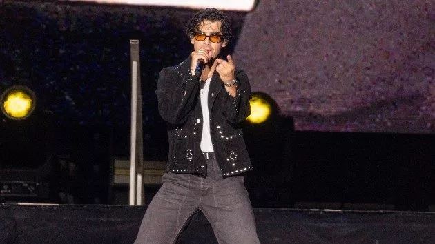 getty_joejonas_071124571036