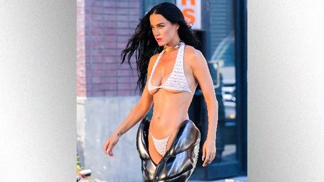 m_katyperrywhitebikiniww_jessheldon318568