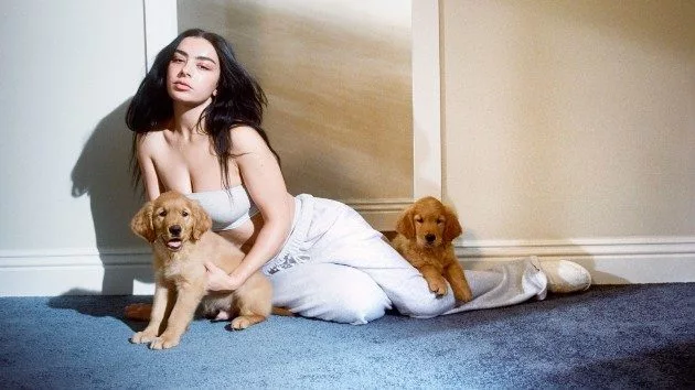 m_charlixcxskims_081924267285