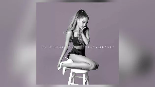 m_arianagrandemyeverything10_082224850570