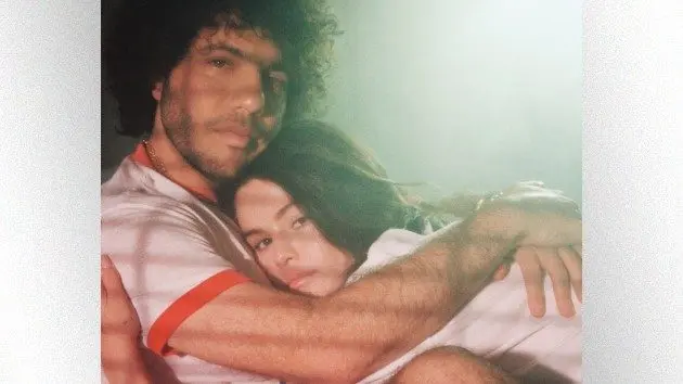 m_selenagomezandbennyblanco_petracollins_021425628557