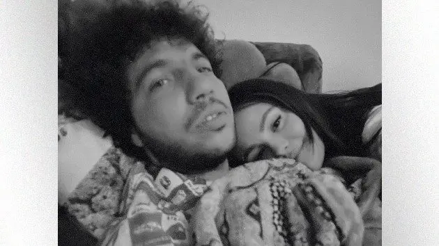 m_selenaandbennysunsetblvd_031425537867