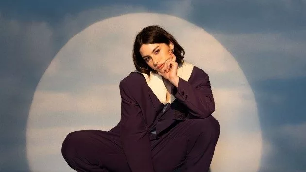 m_gracieabrams_abbywaisler_040125695867