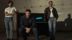 m_jonasbrotherspiano_anthonymandler_032425614948