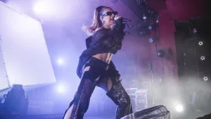 getty_charlionstage_041325696342