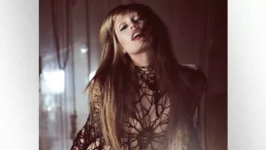 m_mileycyrus1_glennluchford_040425884447