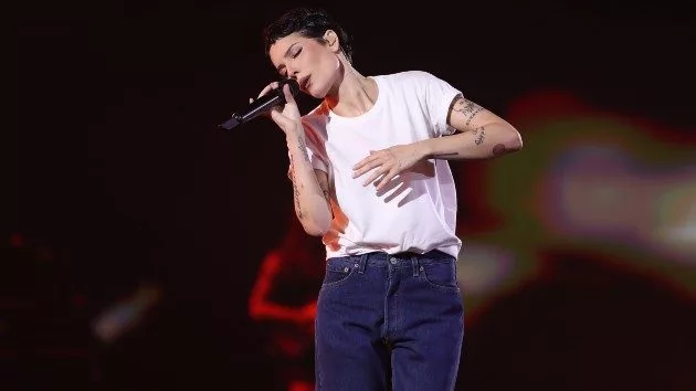 getty_halseyonstage_050625778160