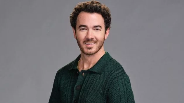 m_kevinjonas_07092572398