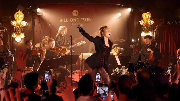 m_mileycyrusbillionsclub_kevinmazur20getty20for20spotify_072325364234