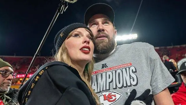 getty_taylorswiftandtraviskelceafcfield_08132532909