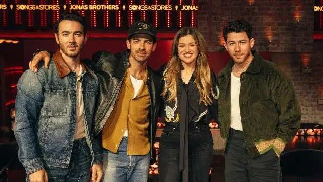 m_kellyclarksonjobros_081925371030