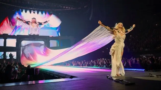 getty_ladygagaveil_0823252997