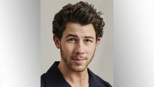 m_nickjonas_pamelalittky_091825888860