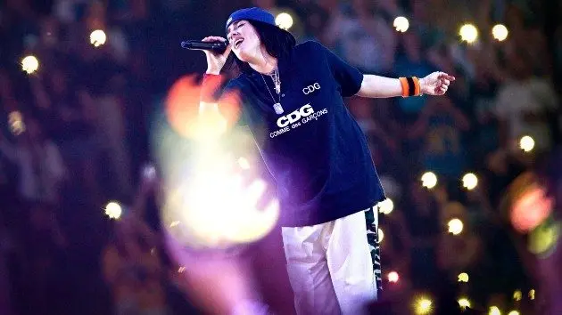 getty_billie20sings20onstage_101425385627