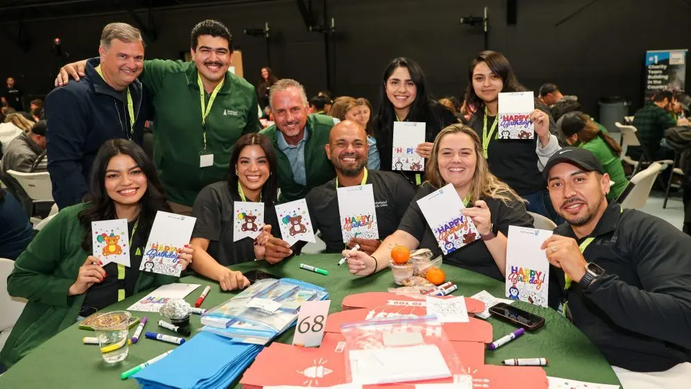 3-brett-with-rcu-team-members-1000x563924328-1