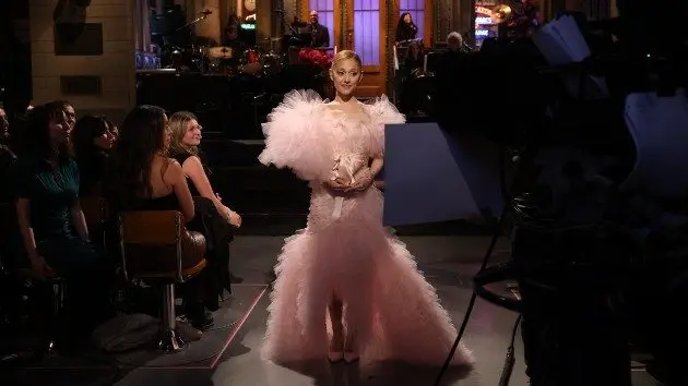 m_arianagrandeonsnl2024_111725402745