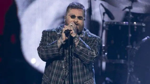 m_teddyswimsperformsrrhofdisney20frank20micelotta606247