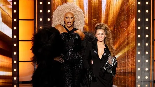 m_rupaulandmileycyrus_032636322963