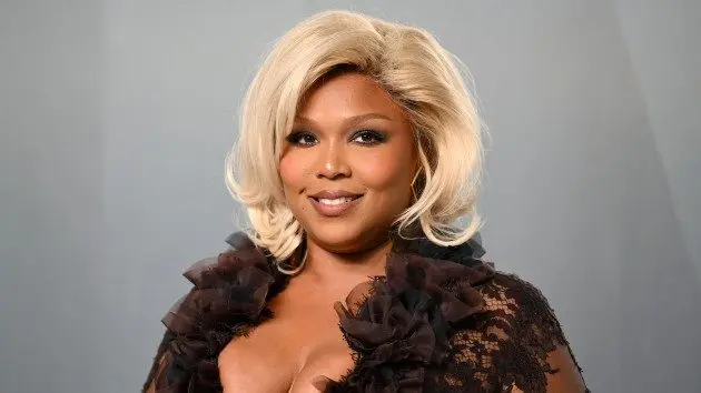 getty_lizzovanityfair_0401269337