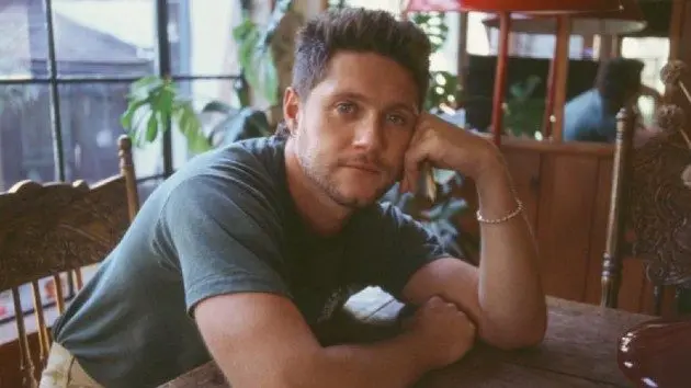 m_niall20horan_zachery20michael_043026173305