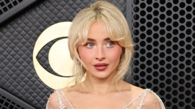 getty_sabrinacarpenterdistress_060126_0102067