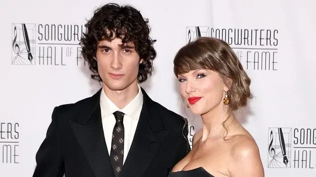 getty_sombrtaylor_080526457462