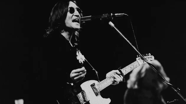 getty_johnlennon630_100917