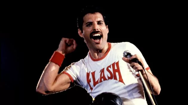 m_freddiemercury630_ondarthvader_120417-3