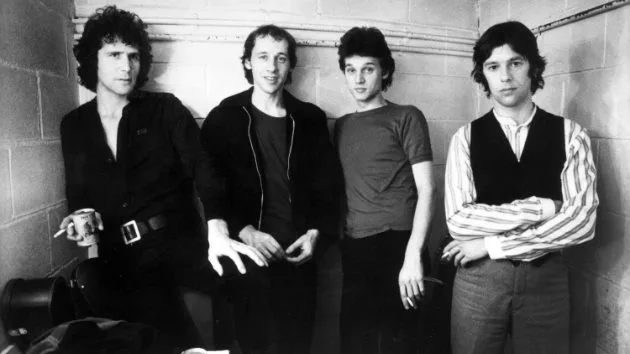 m_direstraits630_rockhallpromo_121317