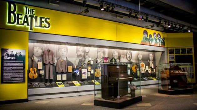 m_beatlesrockhallexhibit630_122117