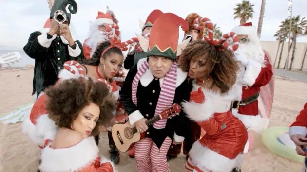 m_littlesteven630_merryxmasvideoclip_122117