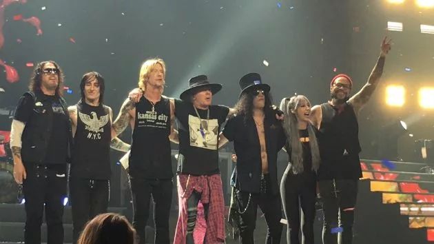 m_gunsnroses630_onstage_creditjohnlanza_010418