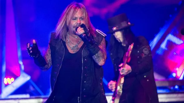 getty_motleycrueneilmars_012318_630