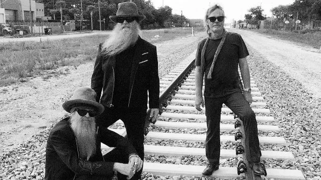 m_zztop630_railroadtracks_012218