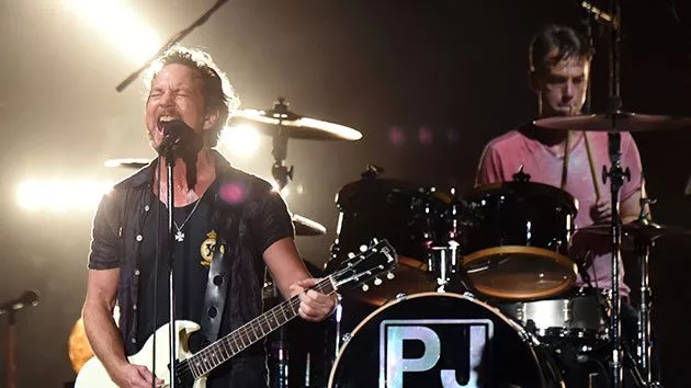 getty_pearljam_012518