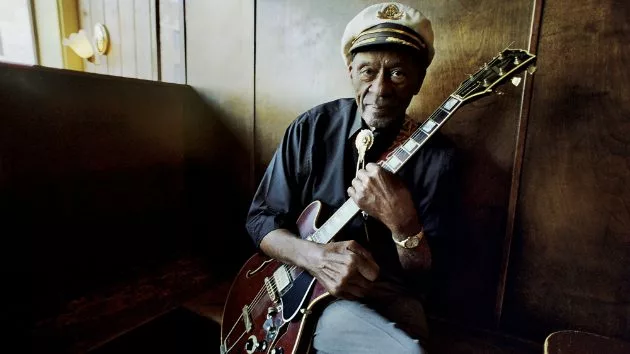 m_chuckberry630_withguitar_032717-2