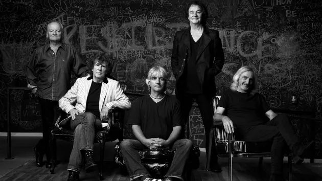 m_zombies630_bw_creditandreweccles_031115