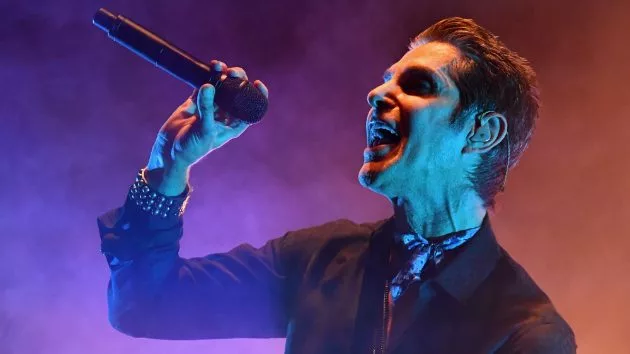 g_perryfarrell_31418